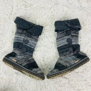 Muk Luks Gray Knit Winter button side comfy Boots size 8